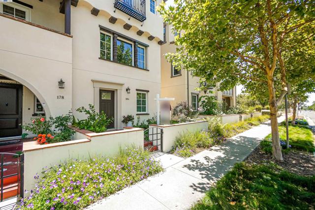 184 Stevenson Blvd, Fremont CA: https://media.crmls.org/mediaz/b0aab5fe-f884-4b5f-926f-374fc8849216.jpg