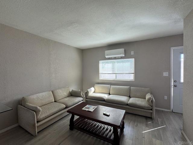 Detail Gallery Image 7 of 9 For 634 Erica St, Escondido,  CA 92027 - 1 Beds | 1 Baths