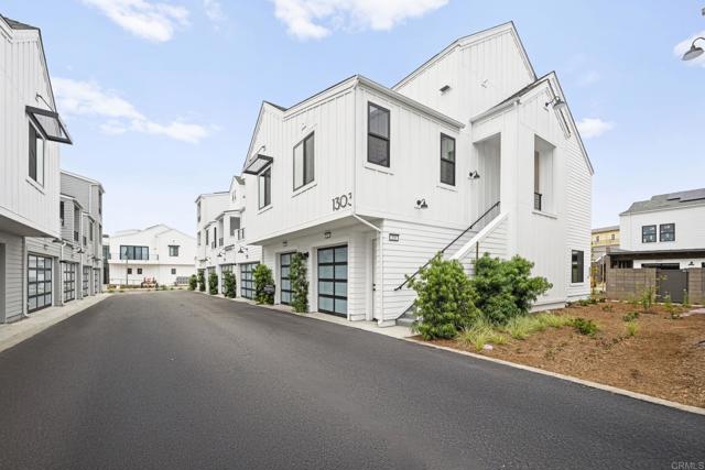 Detail Gallery Image 22 of 42 For 1303 Bergamo #201,  Encinitas,  CA 92024 - 2 Beds | 1/1 Baths