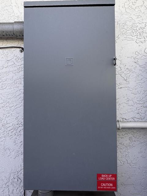 554 7Th St, Imperial Beach CA: https://media.crmls.org/mediaz/b0ac2fbd-4fcc-44e0-86c3-65b2db813582.jpg