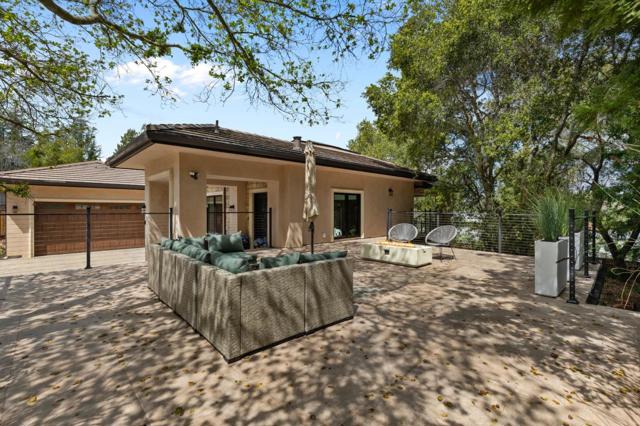 18061 Saratoga Los Gatos Road, Monte Sereno CA: https://media.crmls.org/mediaz/b0ac49b5-02ec-4581-ac7d-31bba644c719.jpg