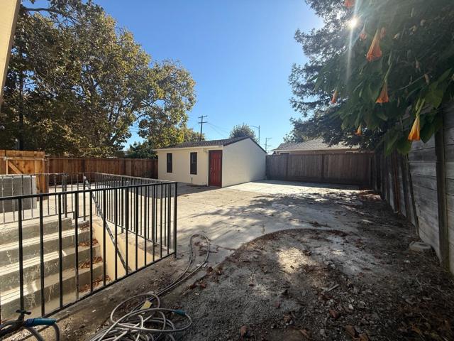 199 S 23rd Street, San Jose CA: https://media.crmls.org/mediaz/b0acf2c1-7d23-4bd3-a515-ed50944f0823.jpg