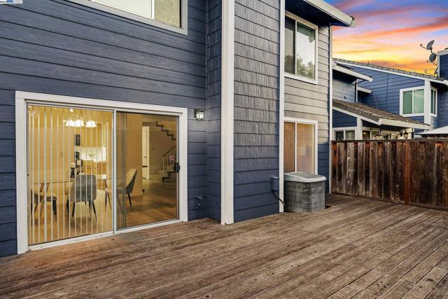 117 Pelican Loop, Pittsburg CA: https://media.crmls.org/mediaz/b0acf734-8275-4ec2-bf65-10a8513ff8a2.jpg