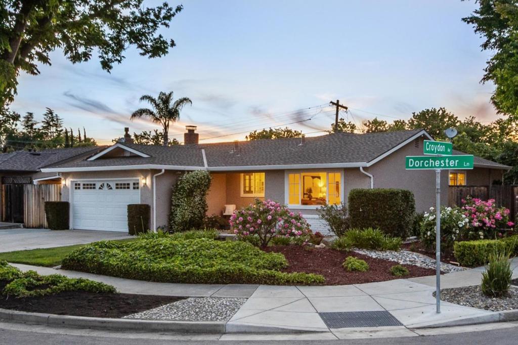 1243 Dorchester Lane