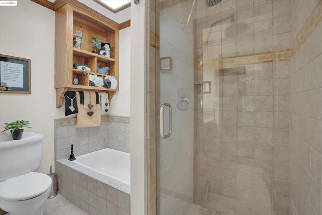 2960 Almondwood Pl, Oakley CA: https://media.crmls.org/mediaz/b0adba55-54f2-46fd-a66d-69aba7190f29.jpg