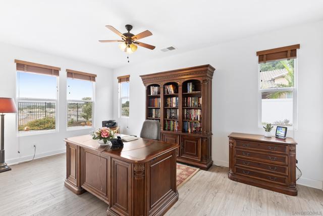 1409 Apex Place, Escondido CA: https://media.crmls.org/mediaz/b0add8ca-dffa-48a3-a38f-5b108bf4c7d9.jpg