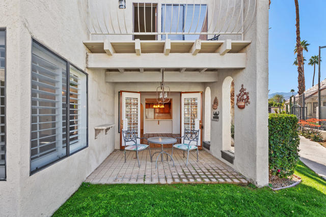 73322 Shadow Mountain Drive, Palm Desert CA: https://media.crmls.org/mediaz/b0ae12a6-cb54-47ff-90c1-ab63670a832b.jpg