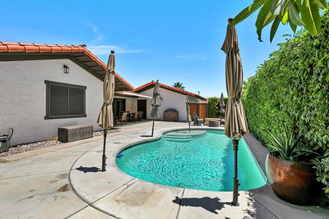 77655 Avenida Montezuma, La Quinta CA: https://media.crmls.org/mediaz/b0ae4167-5984-4f4c-b481-ef6fd49bace4.jpg