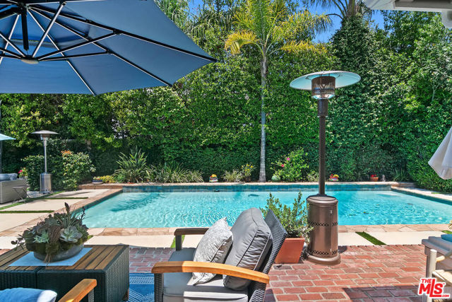 13155 Hartsook Street, Sherman Oaks CA: https://media.crmls.org/mediaz/b0aed914-911e-4603-a415-042f126151b1.jpg