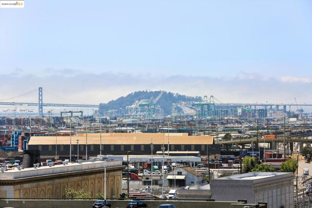 222 Broadway, Oakland CA: https://media.crmls.org/mediaz/b0afc581-75f5-4876-a19f-c290644758f8.jpg