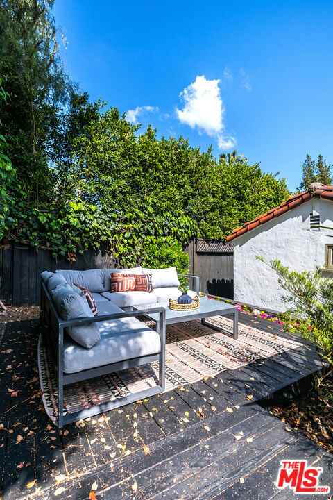 3137 Lindo Street, Los Angeles CA: https://media.crmls.org/mediaz/b0afe708-24f6-46f0-8f90-1a44974bca0e.jpg