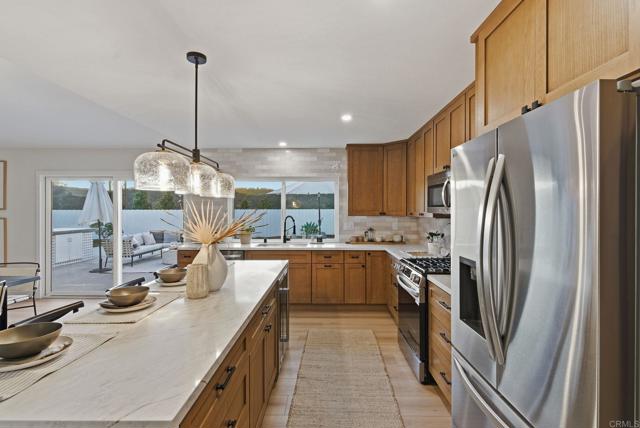 Detail Gallery Image 16 of 41 For 2002 Ladera Ct, Carlsbad,  CA 92009 - 4 Beds | 2 Baths