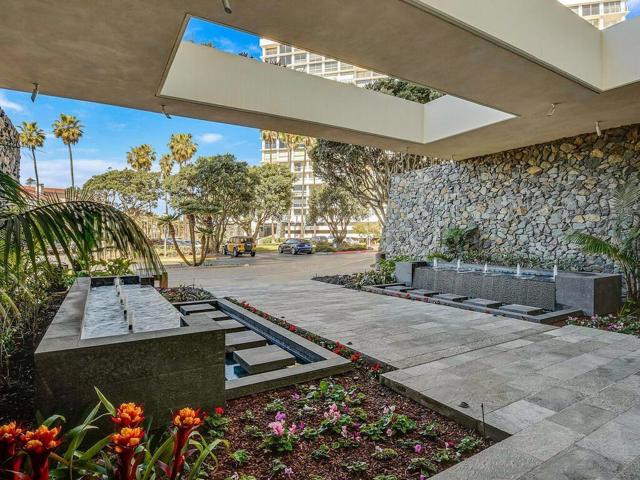 1720 Avenida del Mundo, Coronado CA: https://media.crmls.org/mediaz/b0b099c6-eabe-44e2-aaeb-c192d0fb1e20.jpg