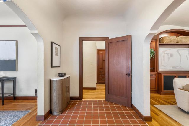 150 Ayer Ave, San Jose CA: https://media.crmls.org/mediaz/b0b0f13d-49a6-44d1-bba4-92bf0bc8a97a.jpg