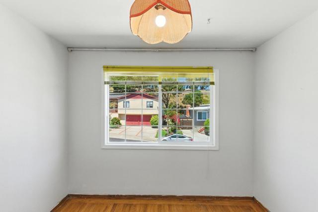 541 Diamond Avenue, South San Francisco CA: https://media.crmls.org/mediaz/b0b158cf-b42d-4785-865f-e5fc7dc0b4da.jpg