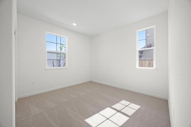 1911 Hydrangea Dr, Hollister CA: https://media.crmls.org/mediaz/b0b1bd71-d0ec-4d3d-abfe-b6a598311ac1.jpg
