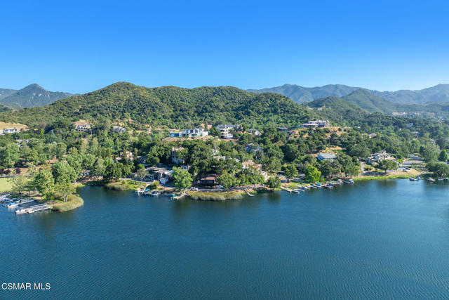 118 Giles Road, Lake Sherwood CA: https://media.crmls.org/mediaz/b0b1eed5-9720-4988-b07a-40adfb6d46c8.jpg