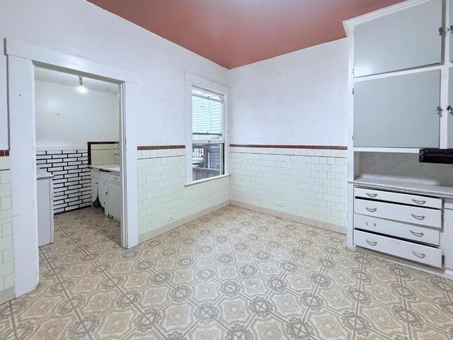 736 Lisbon Street, San Francisco CA: https://media.crmls.org/mediaz/b0b1fd95-e03b-4940-8b78-365edb29524e.jpg
