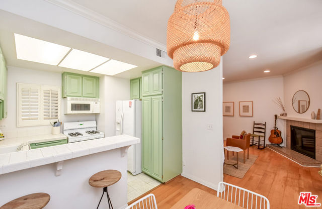8114 Manitoba Street, Playa del Rey CA: https://media.crmls.org/mediaz/b0b2c835-c4a1-4902-87ad-4850dcc0c082.jpg
