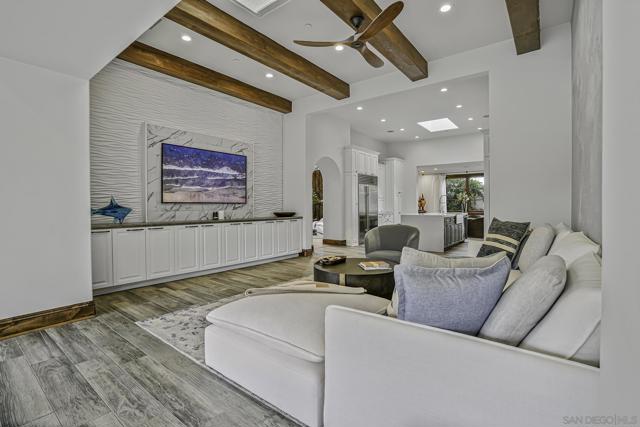 15823 The River Trail, Rancho Santa Fe CA: https://media.crmls.org/mediaz/b0b2ecad-f846-465b-86b4-184ad20b6efa.jpg