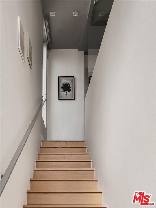 MLS #25609957 image #20