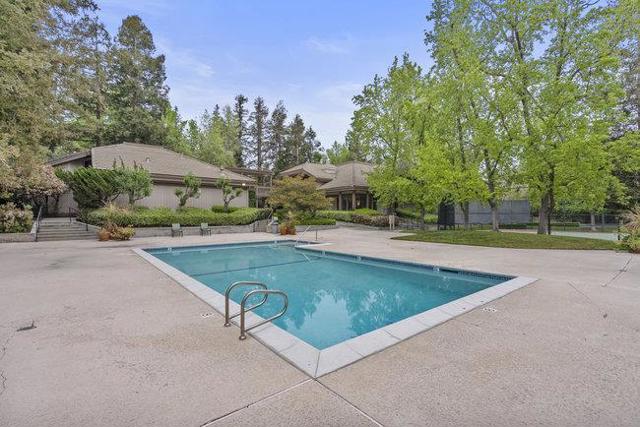 5958 Dry Oak Drive, San Jose CA: https://media.crmls.org/mediaz/b0b48fe7-852e-4e58-b326-290060b4e68c.jpg