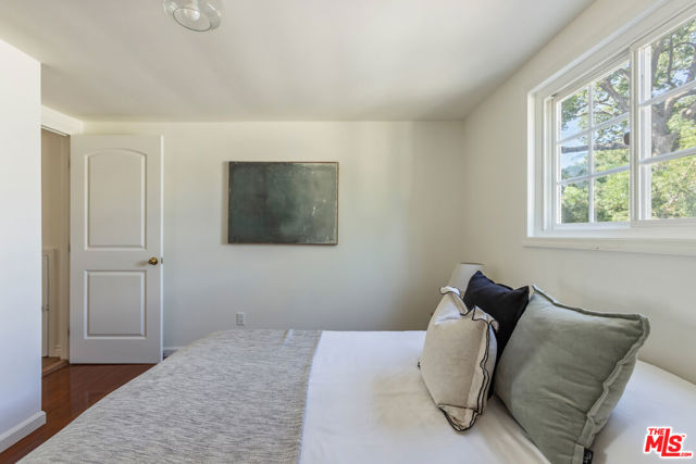 1945 Yosemite Drive, Los Angeles CA: https://media.crmls.org/mediaz/b0b64d0d-48fe-451a-b441-61c60588e1fc.jpg