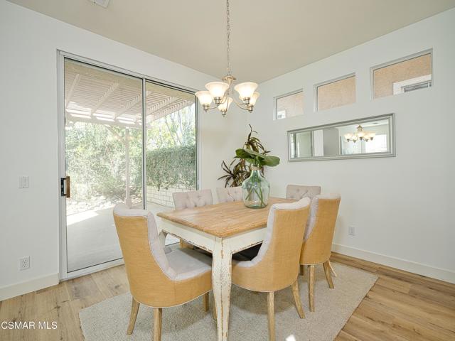 3127 La Casa Court, Thousand Oaks CA: https://media.crmls.org/mediaz/b0b67bce-c5e9-42a4-b118-7f642f542471.jpg