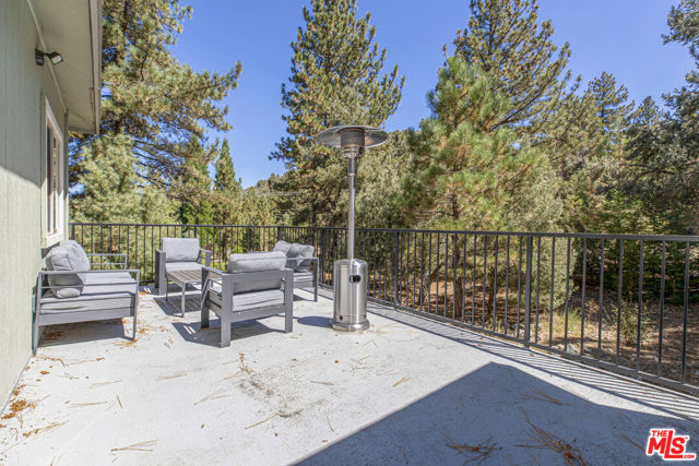 1712 Woodland Drive, Pine Mountain Club CA: https://media.crmls.org/mediaz/b0b688ce-3331-44dc-bfd4-e607c69296f2.jpg