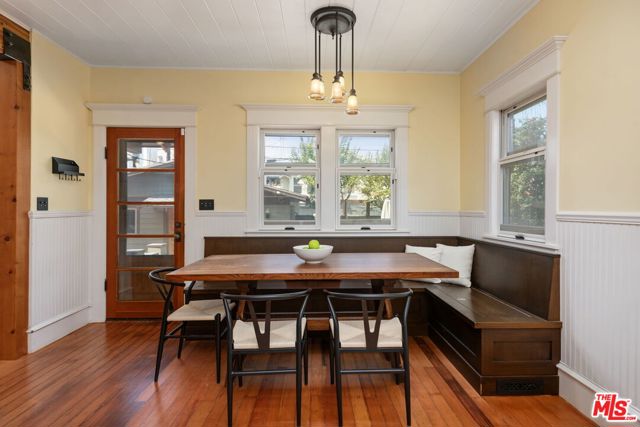 21 Park Avenue, Venice CA: https://media.crmls.org/mediaz/b0b6a53c-16a3-4a5e-aac0-6563ef51235a.jpg