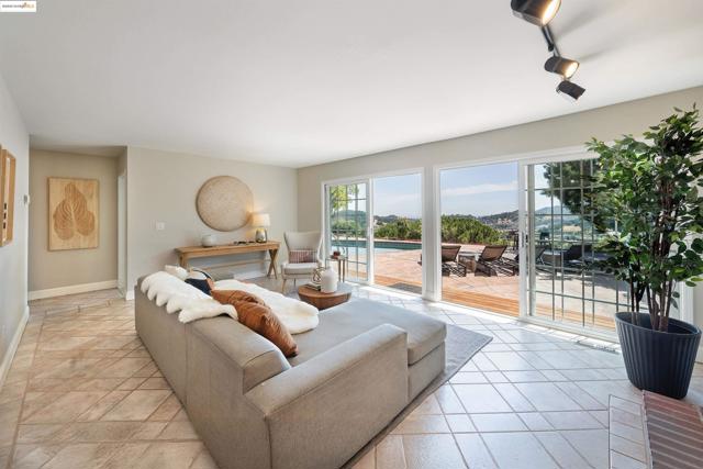 1051 Lea Drive, San Rafael CA: https://media.crmls.org/mediaz/b0b70fef-f855-4eb9-ac20-ebe29906e620.jpg