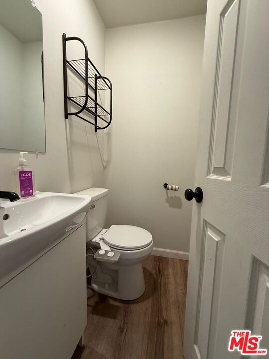 6520 Valmont Street, Tujunga CA: https://media.crmls.org/mediaz/b0b821a9-c263-4e06-af55-b7b843cf5fb0.jpg