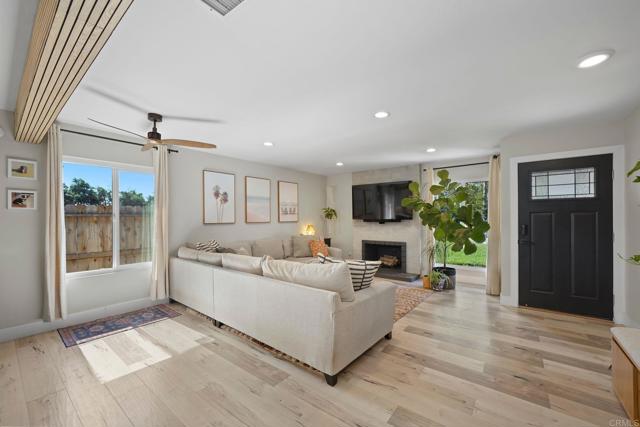 Detail Gallery Image 4 of 47 For 1860 Purdue Ct, Oceanside,  CA 92056 - 3 Beds | 2 Baths