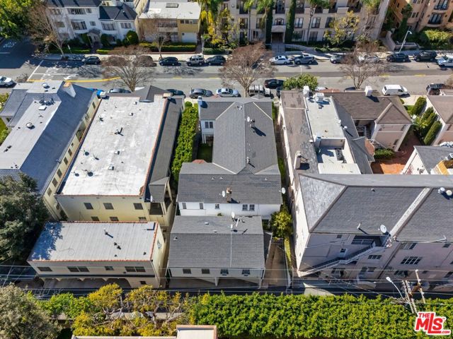 144 S Spalding Drive, Beverly Hills CA: https://media.crmls.org/mediaz/b0b9d6dc-59c9-46c8-954c-467ae5dfc1e7.jpg