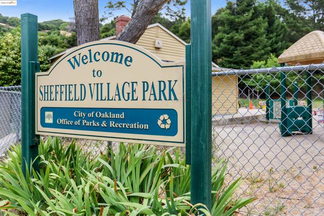 11718 Cranford Way, Oakland CA: https://media.crmls.org/mediaz/b0b9edcf-efca-4aff-bbbb-b489522043c8.jpg