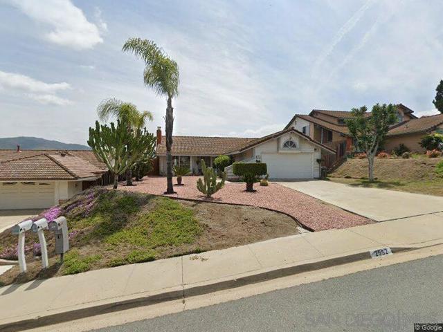 2552 Wind River Rd, El Cajon CA: https://media.crmls.org/mediaz/b0ba2998-4ae4-499d-8393-4871410a4dbb.jpg