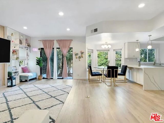 7939 W 80th Street, Playa del Rey CA: https://media.crmls.org/mediaz/b0ba32c5-5ad8-4a3c-8065-598952d4b776.jpg