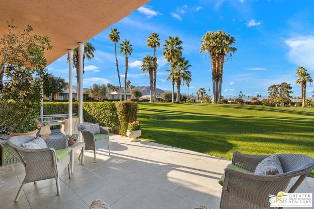 47425 Medina Drive, Palm Desert CA: https://media.crmls.org/mediaz/b0ba7134-c46b-484b-a65c-22615ce06c6e.jpg