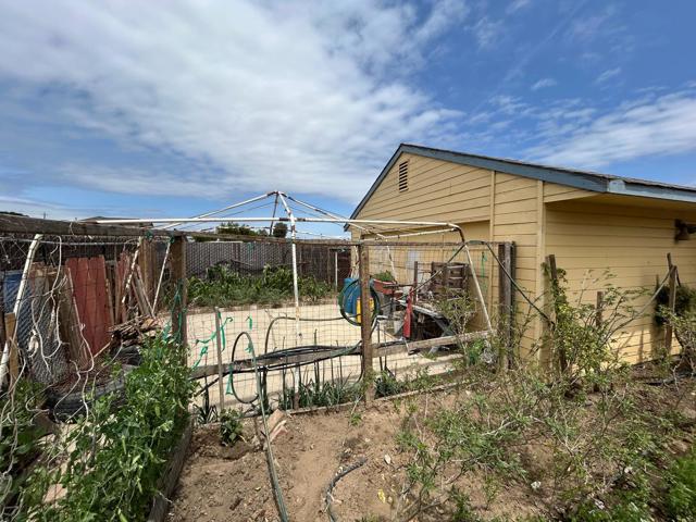 31 10th Street, Greenfield CA: https://media.crmls.org/mediaz/b0ba87d3-1663-45c1-a953-b804743e98f1.jpg