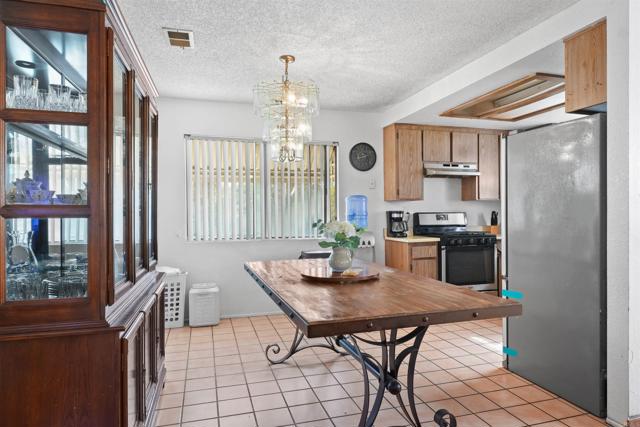 Detail Gallery Image 6 of 33 For 5088 Elkhart St, San Diego,  CA 92105 - 3 Beds | 2 Baths