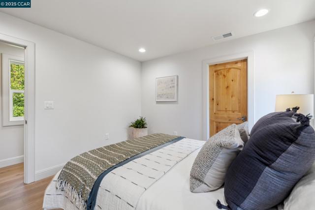312 Soule Ave, Pleasant Hill CA: https://media.crmls.org/mediaz/b0bb7c31-a46f-4dbc-ac8f-d43f5af679be.jpg