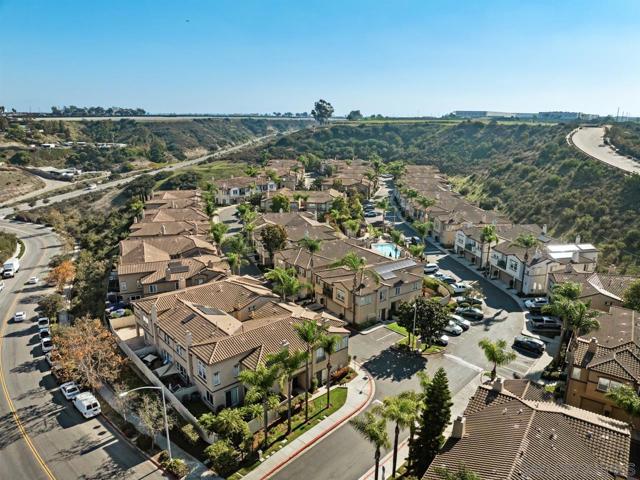6373 Avenida De Las Vistas, San Diego CA: https://media.crmls.org/mediaz/b0bbd3d9-c5e1-4486-8b48-ddb33ebc5efa.jpg