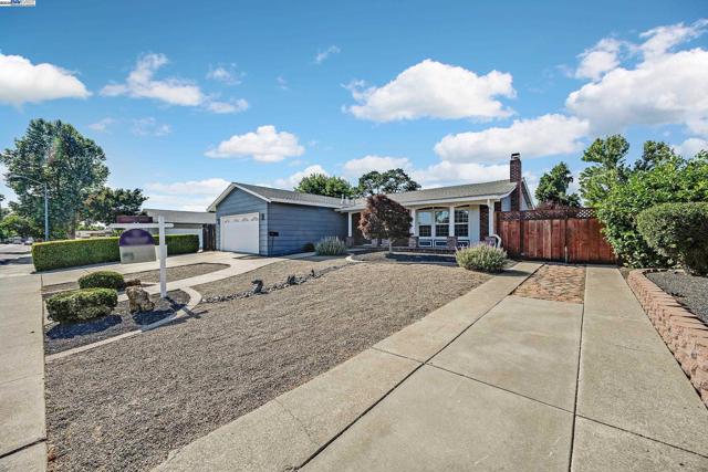 394 Encino, Livermore CA: https://media.crmls.org/mediaz/b0bc171f-9c21-4a51-ab73-03329de9513d.jpg