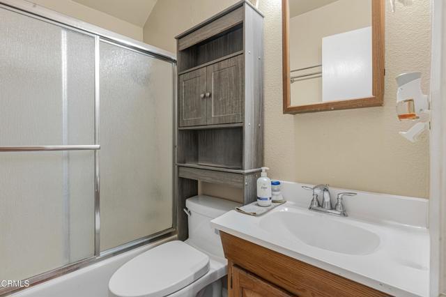 Detail Gallery Image 18 of 38 For 1805 Hillary Ct, Simi Valley,  CA 93065 - 5 Beds | 3 Baths