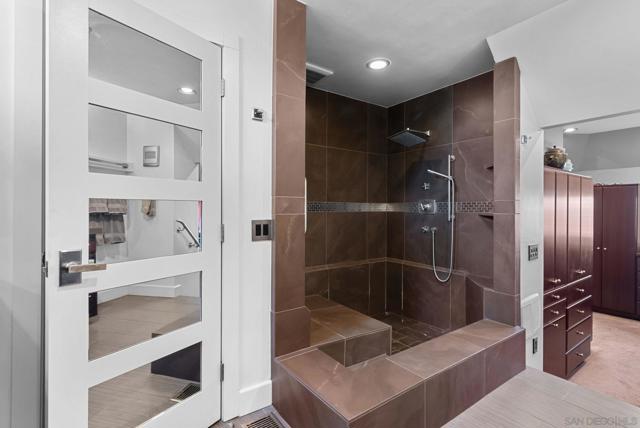 Image 19 of 55 For 5392 Wilshire Drive