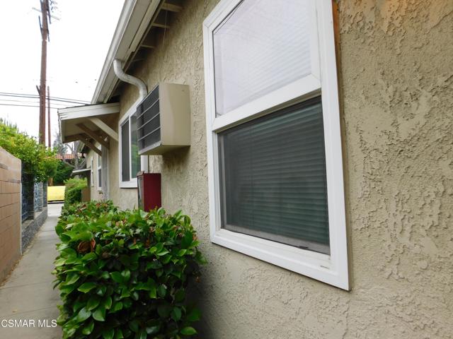 6213 Whitsett Avenue, North Hollywood CA: https://media.crmls.org/mediaz/b0bd5a6a-e29f-413e-863d-cf28db0d58ba.jpg