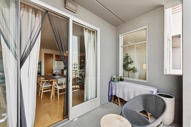 1020 Jackson Street, Oakland CA: https://media.crmls.org/mediaz/b0bdd6a4-c5ca-4460-bc3c-7f895a0f577f.jpg