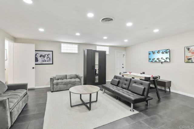 Detail Gallery Image 14 of 32 For 9452 Larrabee Ave, San Diego,  CA 92123 - 4 Beds | 3 Baths