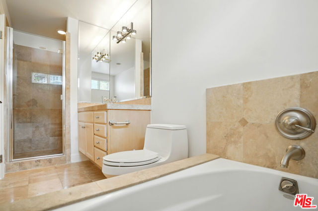 6440 Lunita Road, Malibu CA: https://media.crmls.org/mediaz/b0bf2e2a-a6d0-463f-9212-ecccff61a98b.jpg