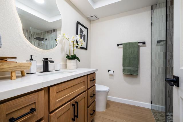 4 Maximo Way, Palm Desert CA: https://media.crmls.org/mediaz/b0bf31eb-b84c-42ac-beba-475618b96309.jpg